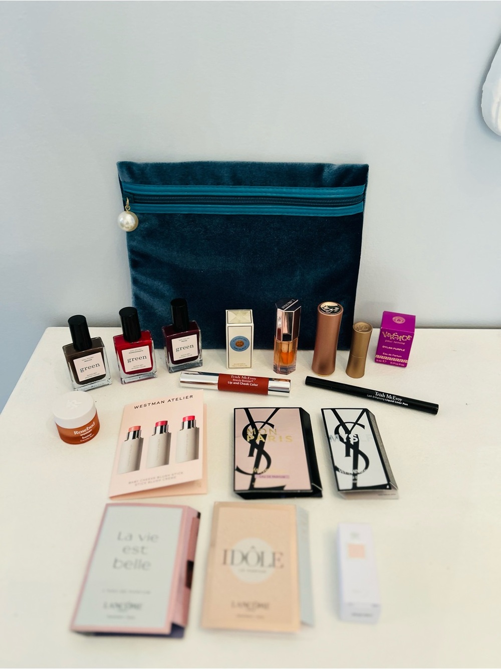 Deluxe Beauty Set With Teal Velvet Cosmetic Bag